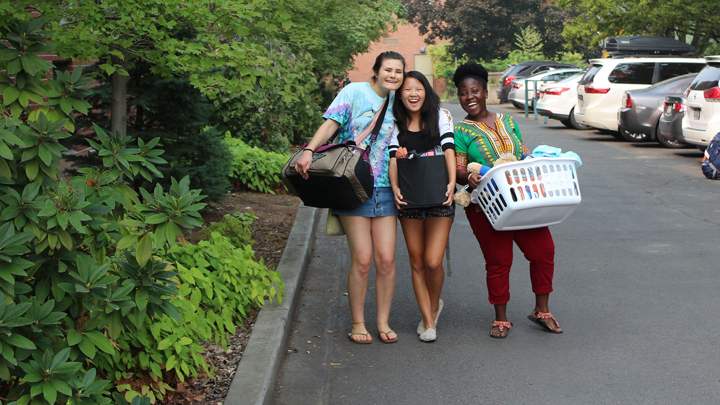 Students moving into Whitman College