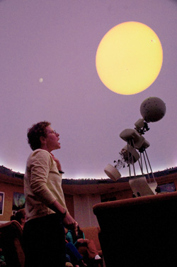 Andrea Dobson teaching in Clise Planetarium