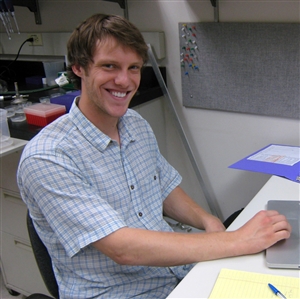 Photo of Daniel Hart in the Priess Laboratory