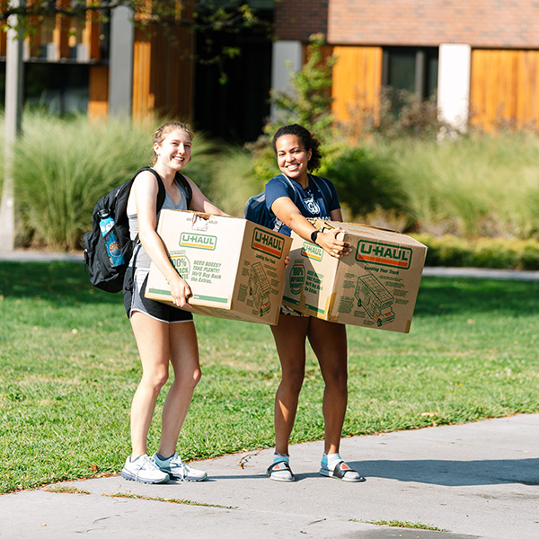 Students moving into Whitman