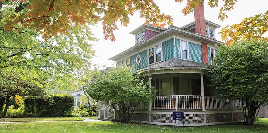 Whitman College's Wellness House from the outside