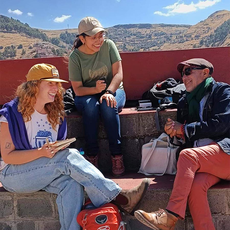 Whitman students (from left) Maura Kelly ’26 and Eyleen Menchú Tuy ’25 interviewing Elard Serruto (right).