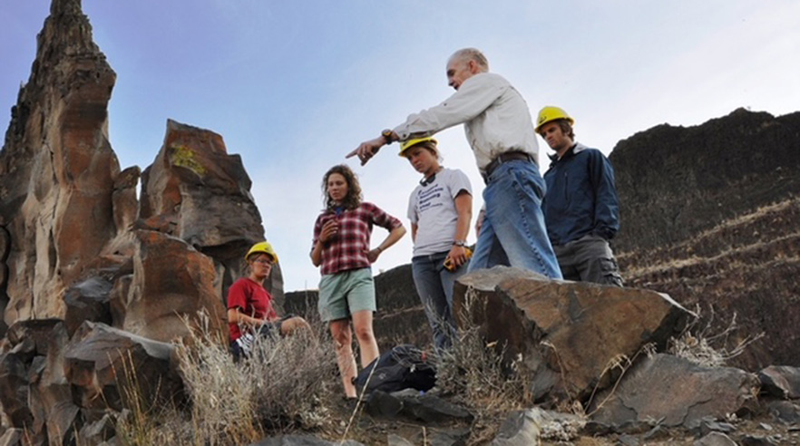 Bob Carson with a group of Whitman College students.