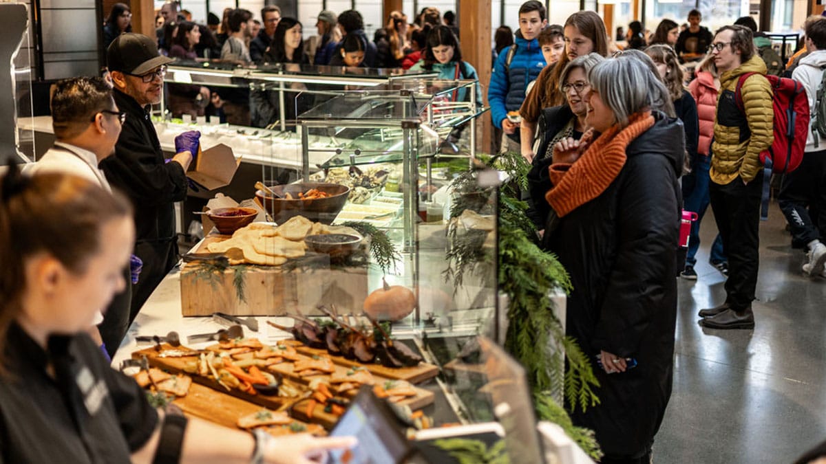 Whitman College Native American Outreach and Bon Appétit collaborate to launch a new food station 